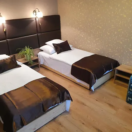 Karolyi Panzio Гостьовий будинок Еґер