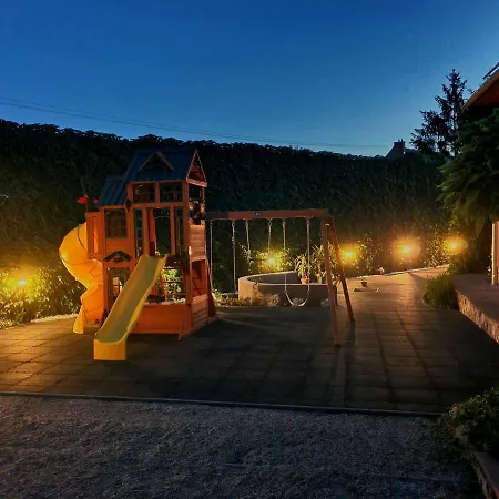 Гостьовий будинок Karolyi Panzio 3*